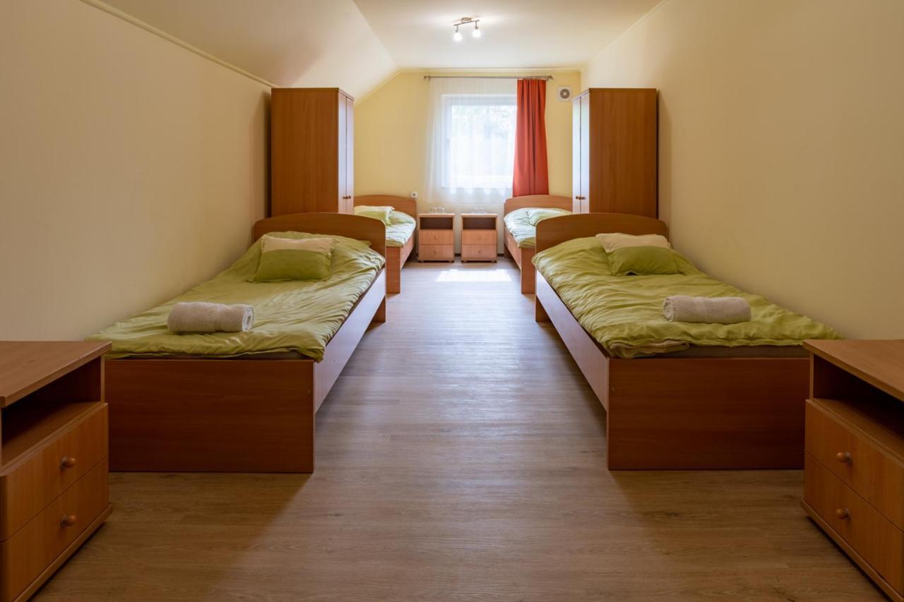 Bed and Breakfast Kiraly Lovastanya Panzio Janoshalma Exterior foto