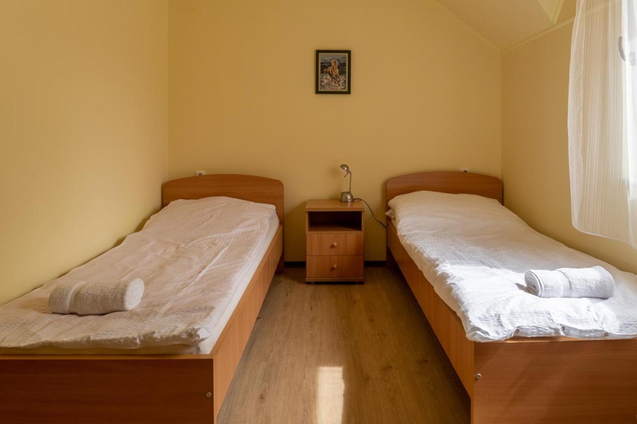 Bed and Breakfast Kiraly Lovastanya Panzio Janoshalma Exterior foto