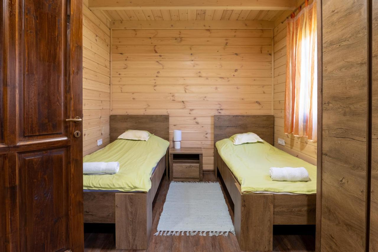 Bed and Breakfast Kiraly Lovastanya Panzio Janoshalma Exterior foto